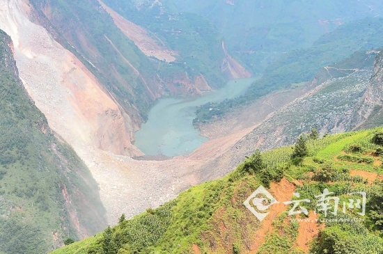 http://thaithavorn.com/uploadfile/2014/0807/20140807031936547.jpg