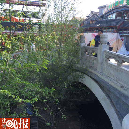 http://thaithavorn.com/uploadfile/2015/0416/20150416041638776.jpg